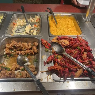 Garlic chicken, Mac &amp; cheese, lobster