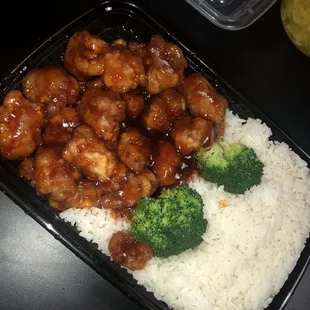 H1. General Tso's Chicken with White rice