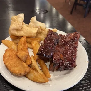 Potato wedges, ribs, cream cheese wontons
