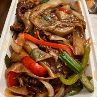 Beef chow fun