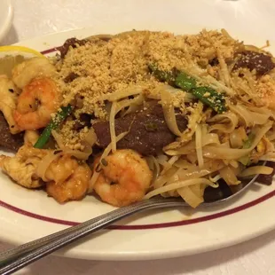 Combo Pad Thai (chicken, beef, shrimp)