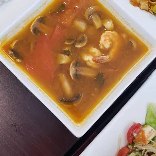 Tom yum soup