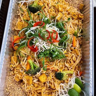 Catering party tray - tofu pad thai