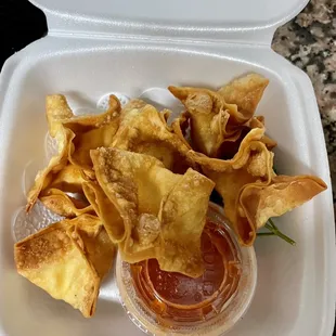 Crab Rangoon(6)