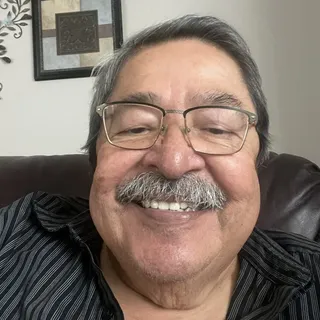 Roberto M.