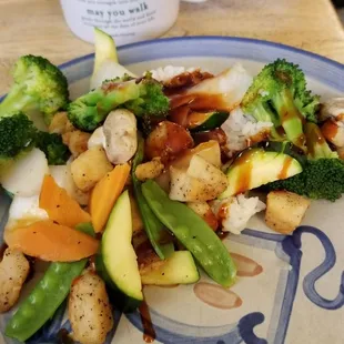 Dieter&apos;s Gourmet. Grilled chicken and vegetables, with Spicy garlic sauce. Phenomenal!