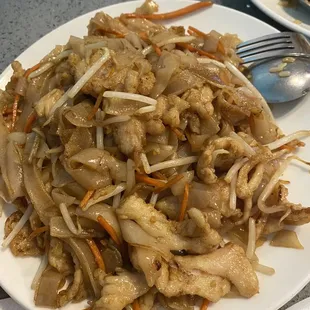 20. Chicken Chow Fun Noodle