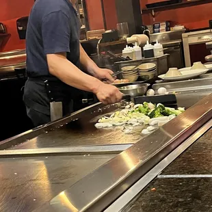 Hibachi grill