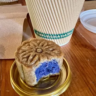 ube mooncake