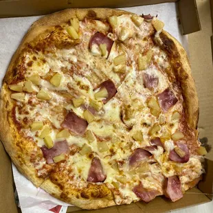Hawaiian Pizza fast delivery and piping hot at 2am!