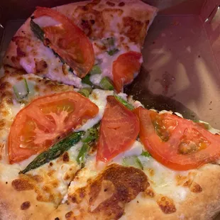 Asparagus Pizza!! And I usually only eat meat...