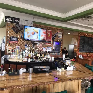 Main bar
