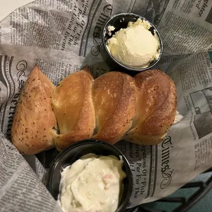 Always like their complementary bread with their vegetable dip.