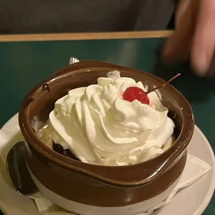 Regular sundae since the BF didn&apos;t want the small one...