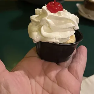 World&apos;s smallest sundae is what it&apos;s called. It&apos;s a 2oz ramekin and for me it was about 5-6 bites and perfect lol
