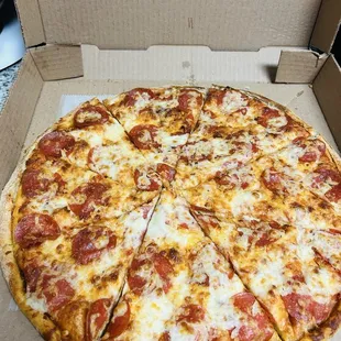 14&quot; pepperoni pizza