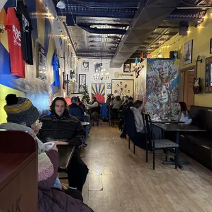 Super cozy and delicious coffee + sandwich spot in Aspinwall. Friendly staff and great music round out the awesome experience!