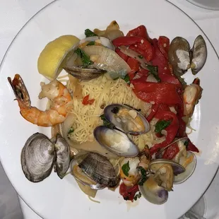 Clam and shrimp ala basil
