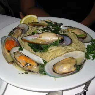 Mussels Alla Basil