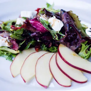 -Insalata Bella Elena- Organic Mixed Greens, Sliced D&apos;Anjou Pears, Toasted Walnuts, Gorgonzola, Ginger Lemon Dressing