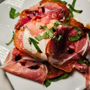 Burrata con Prosciutto