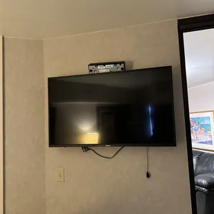 Bedroom tv - notice the box balanced at the top of the tv.