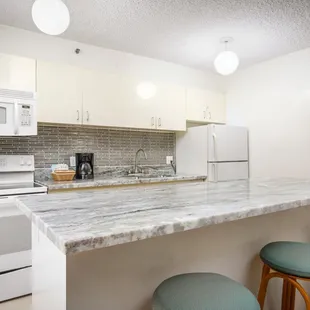 Aston at the Waikiki Banyan - 1 Bedroom Superior Kitchen