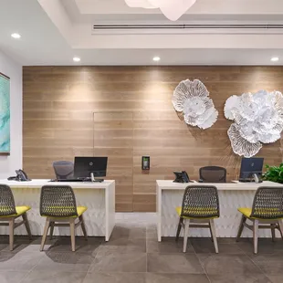 Aston Waikiki Beach Tower - Front Desk