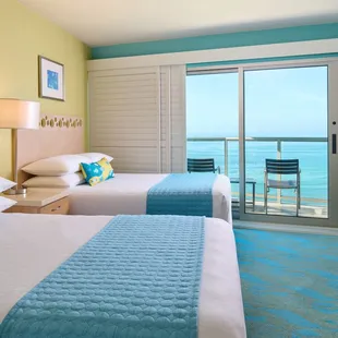 Aston Waikiki Circle Hotel - Oceanfront Deluxe Bedroom