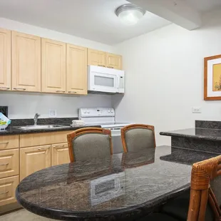 Aston Waikiki Sunset - 1-Bedroom 1-Bath Standard