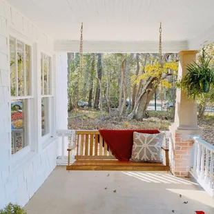 Porch swing