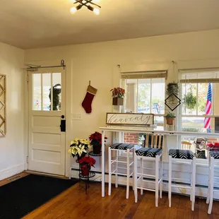 Counter seating