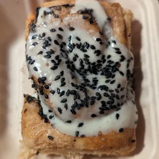 black sesame roll