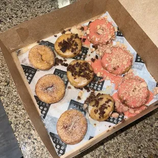 9 Mini Cake Doughnuts(Fri-Sun)