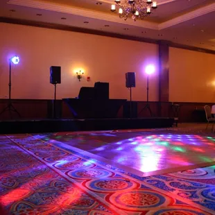 High-end equipment and lighting!