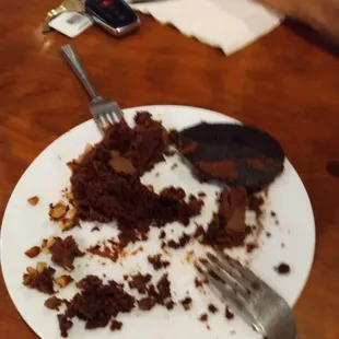 Aftermath of cake de construction