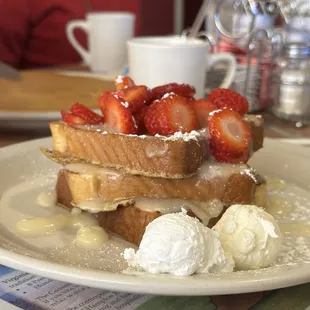 Strawberry French Toast!  YUM!!!!