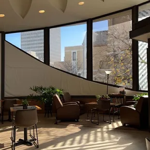 Modern interior that is the perfect ambiance for coffee dates, work calls, studying, etc.