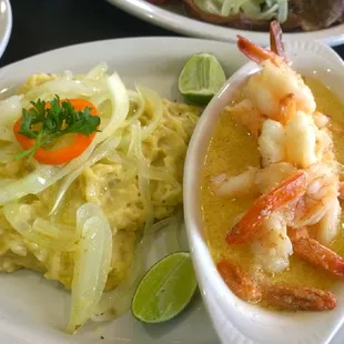 Garlic Butter Sauce with Shrimps and Mangu Omg best every