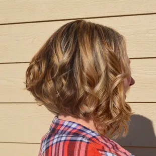 Lovely color to accentuate the cut