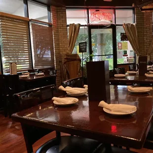 sushi and sashimi, interior