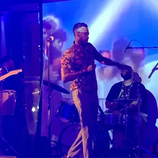 This guy needs a record deal.