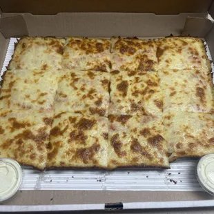 XL cheese pizza (deep dish)