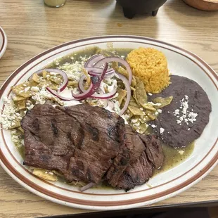 Chilaquiles con Arrachera