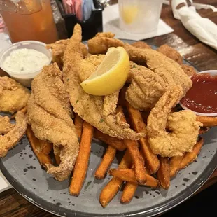Shrimp &amp; catfish platter