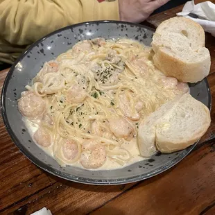 Shrimp pasta