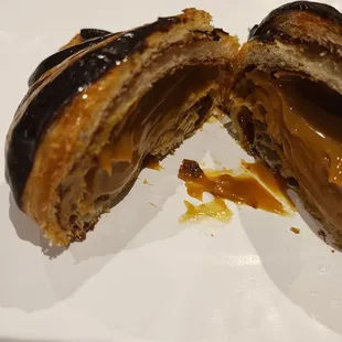 Dulce de leche croissant