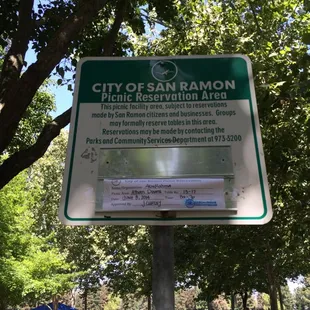 How to reserve picnic tables