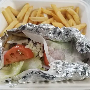 Lamb gyro sandwich
