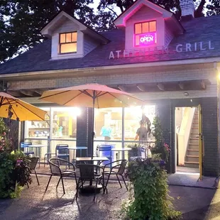 Cozy lil spot to grab yummy to-go, or dine on the patio
